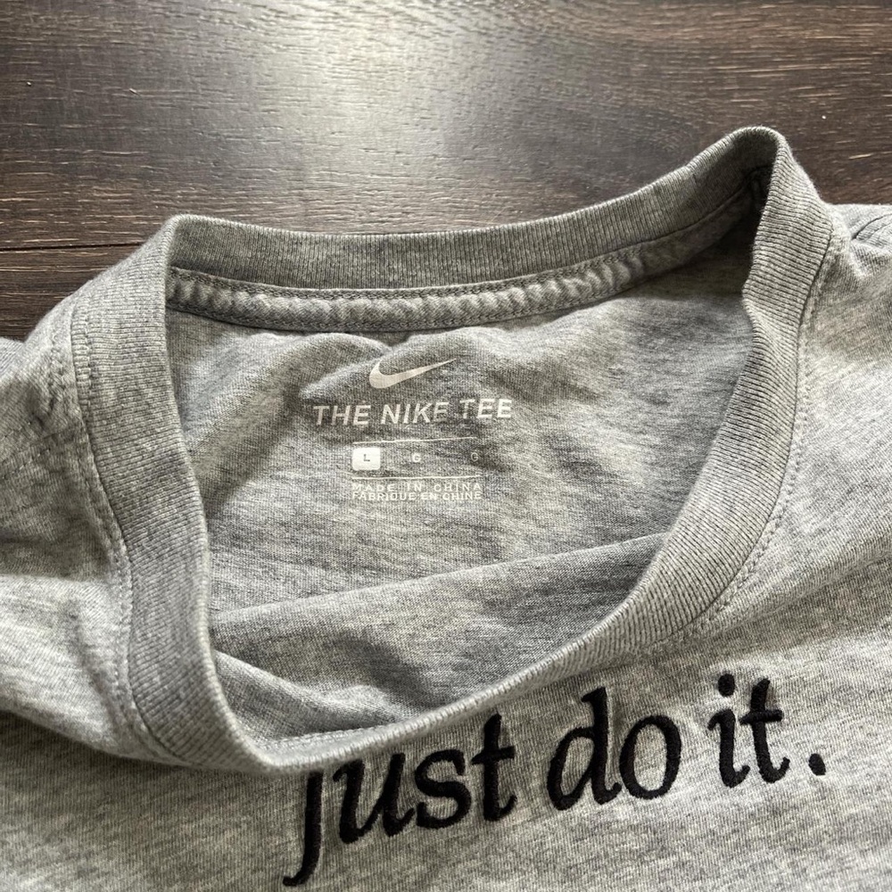 Nike Men's Grey T-shirt